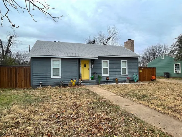 $225,000 | 1208 Carolina Street, Graham, TX 76450