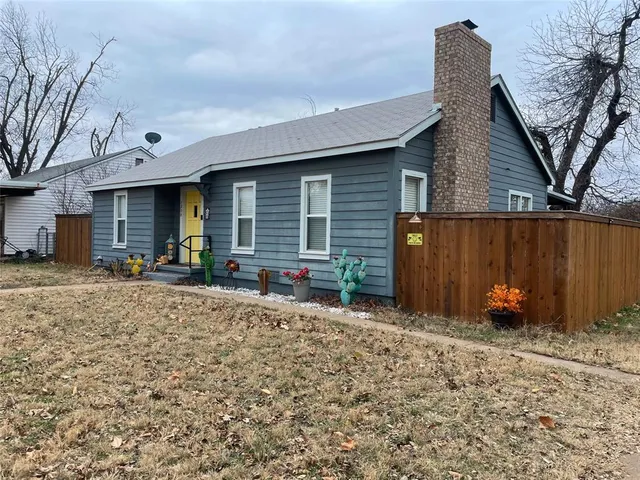 $225,000 | 1208 Carolina Street, Graham, TX 76450