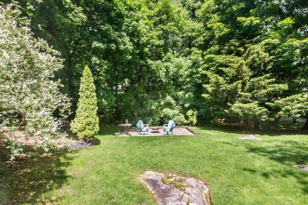 16 Chiltern Road Weston, MA 02493 - Photo 32 of 35 a view of a garden