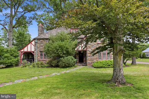 $849,900 | 237 Elm Drive, Lansdale, PA 19446
