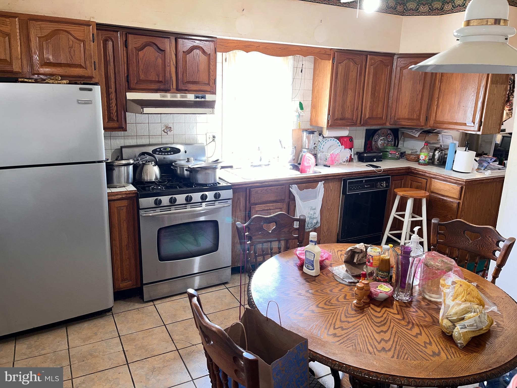 48 Rhodes Avenue Ewing, NJ 08638 - Photo 10 of 19 Eat-In-Kitchen