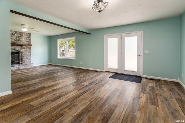 $169,900 | 1704 West Copeland Street, Marion, IL 62959