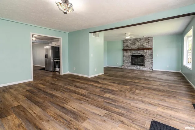 $169,900 | 1704 West Copeland Street, Marion, IL 62959