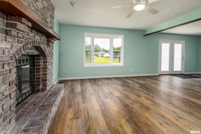 $169,900 | 1704 West Copeland Street, Marion, IL 62959