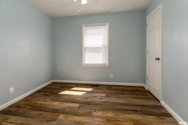 $169,900 | 1704 West Copeland Street, Marion, IL 62959