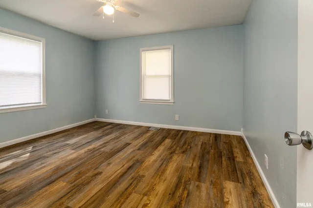 $169,900 | 1704 West Copeland Street, Marion, IL 62959