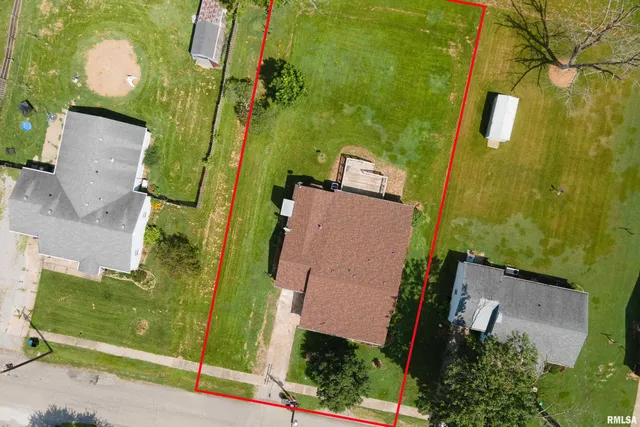 $169,900 | 1704 West Copeland Street, Marion, IL 62959