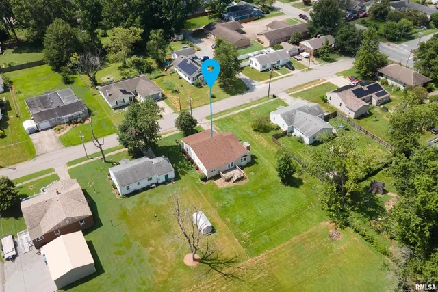 $169,900 | 1704 West Copeland Street, Marion, IL 62959