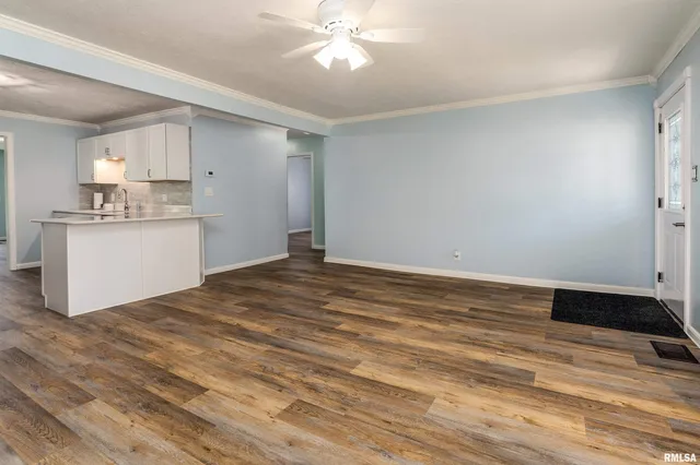 $169,900 | 1704 West Copeland Street, Marion, IL 62959