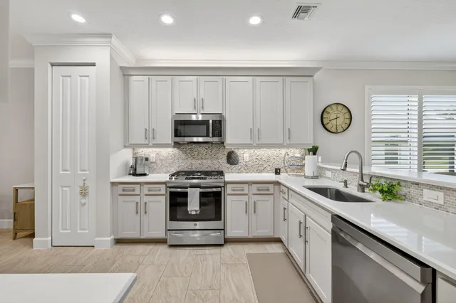 $494,900 | 10679 Southwest Sunray Street, Port St. Lucie, FL 34987