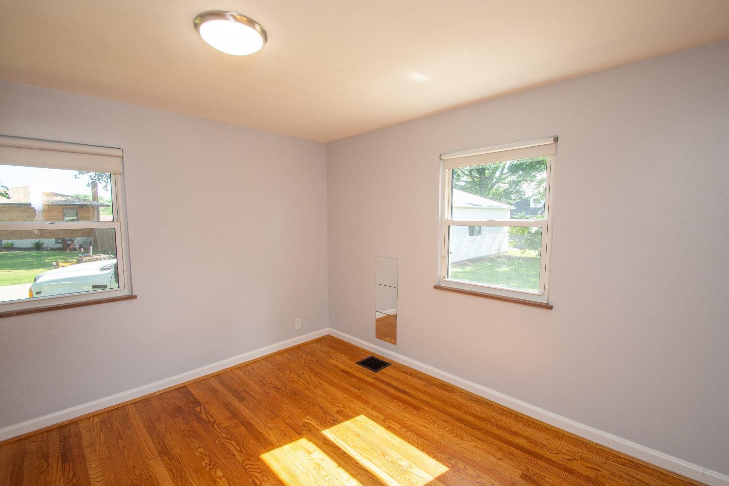 5576 Samver Road Cincinnati, OH 45239 - Photo 11 of 32