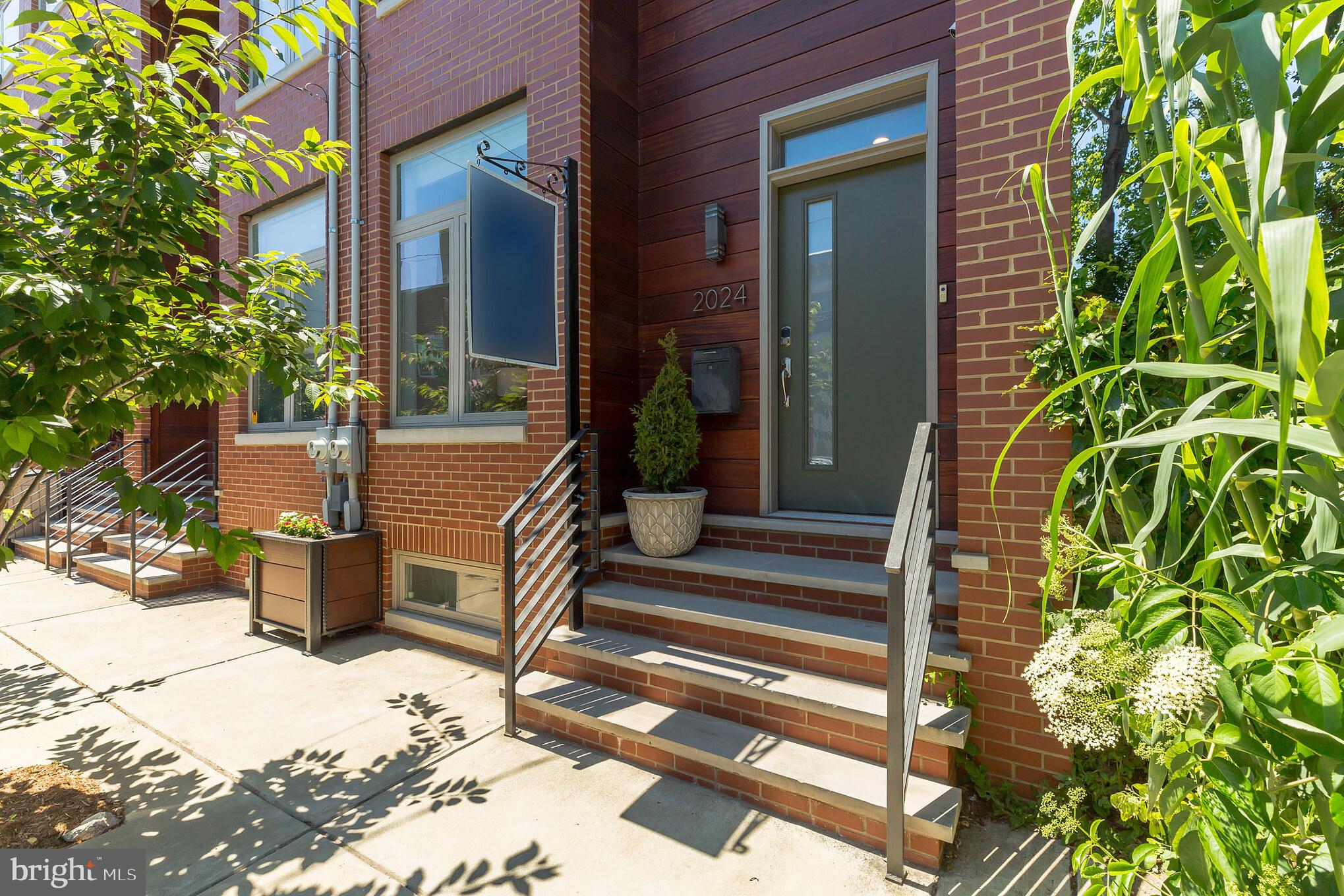 2024 Martha Street Philadelphia, PA 19125 - Photo 3 of 36