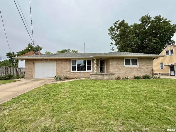 $139,000 | 1105 South 6th Street, Pekin, IL 61554