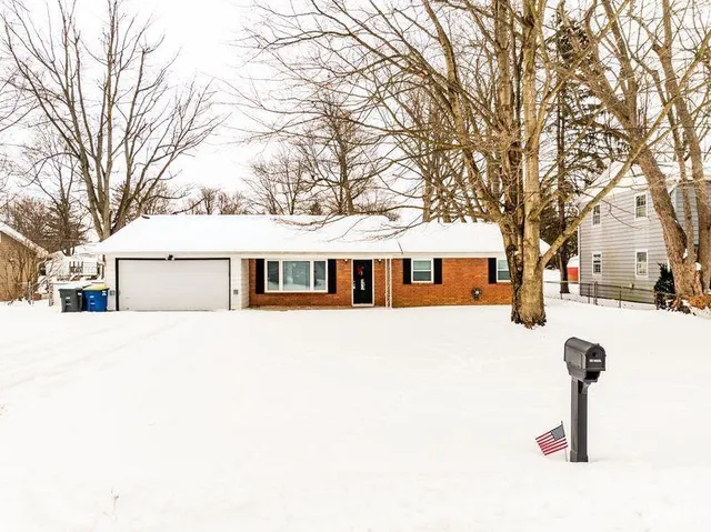 $230,000 | 2000 North Alden Road, Muncie, IN 47304