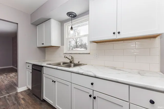 $230,000 | 2000 North Alden Road, Muncie, IN 47304