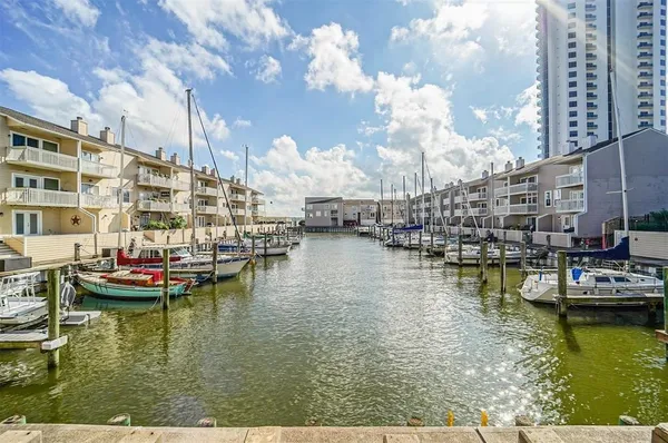 $1,900 | 4747 East NASA Parkway, Unit 104, Pasadena, TX 77586