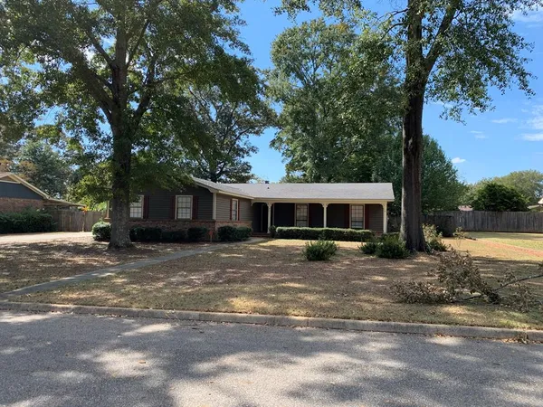 $1,400 | 641 Farrah Circle, Dothan, AL 36301