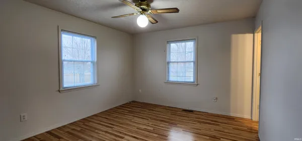 $228,000 | 309 Southeast 15th Street, Washington, IN 47501