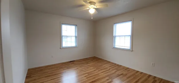 $228,000 | 309 Southeast 15th Street, Washington, IN 47501