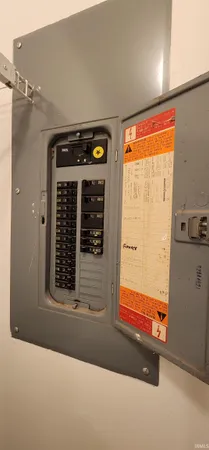 $228,000 | 309 Southeast 15th Street, Washington, IN 47501