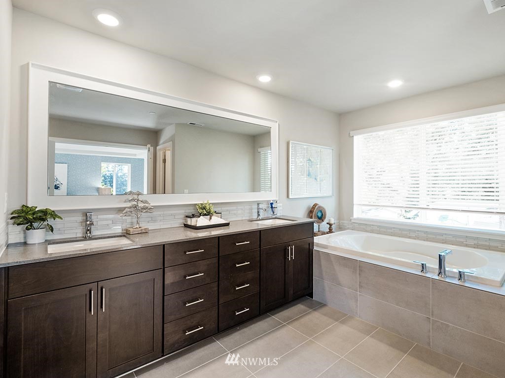 16009 Southeast 141st Place, Unit 1 Renton, WA 98059 - Photo 30 of 39 Gallery Image 30