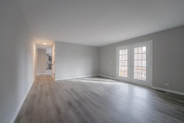 $2,400 | 11111 South Helena Drive, Unit 3, Palos Hills, IL 60465