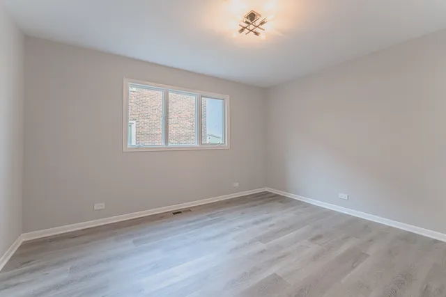 $2,400 | 11111 South Helena Drive, Unit 3, Palos Hills, IL 60465