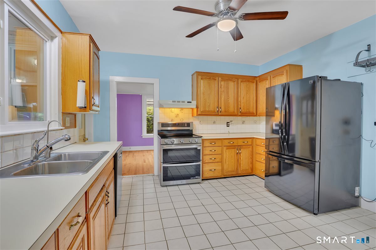 20 4th Street Meriden, CT 06451 - Photo 9 of 34