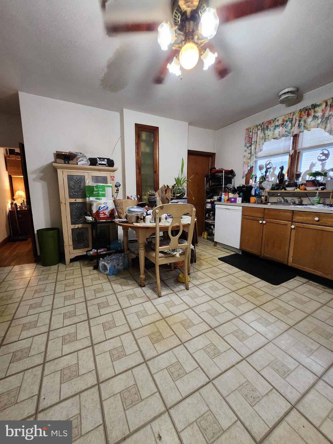 708 George Avenue Baltimore, MD 21221 - Photo 7 of 20 Large Eat-In Kitchen