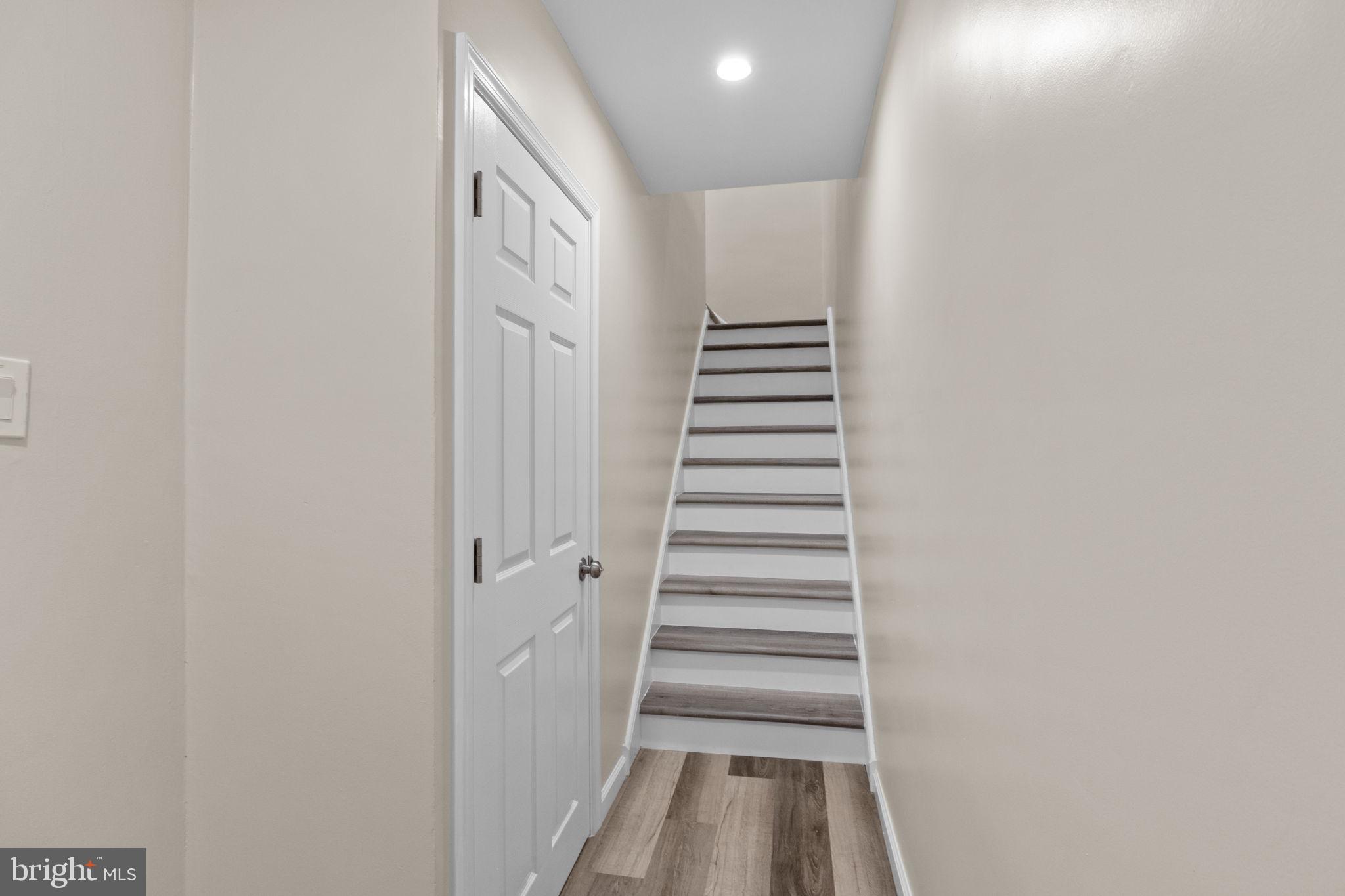 7135 Rutland Street Philadelphia, PA 19149 - Photo 17 of 38 Hallway