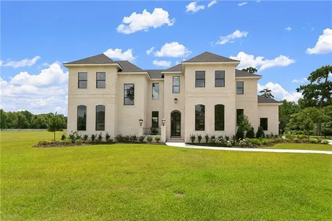 $1,369,000 | 15 Oak Hills Lane, New Orleans, LA 70131