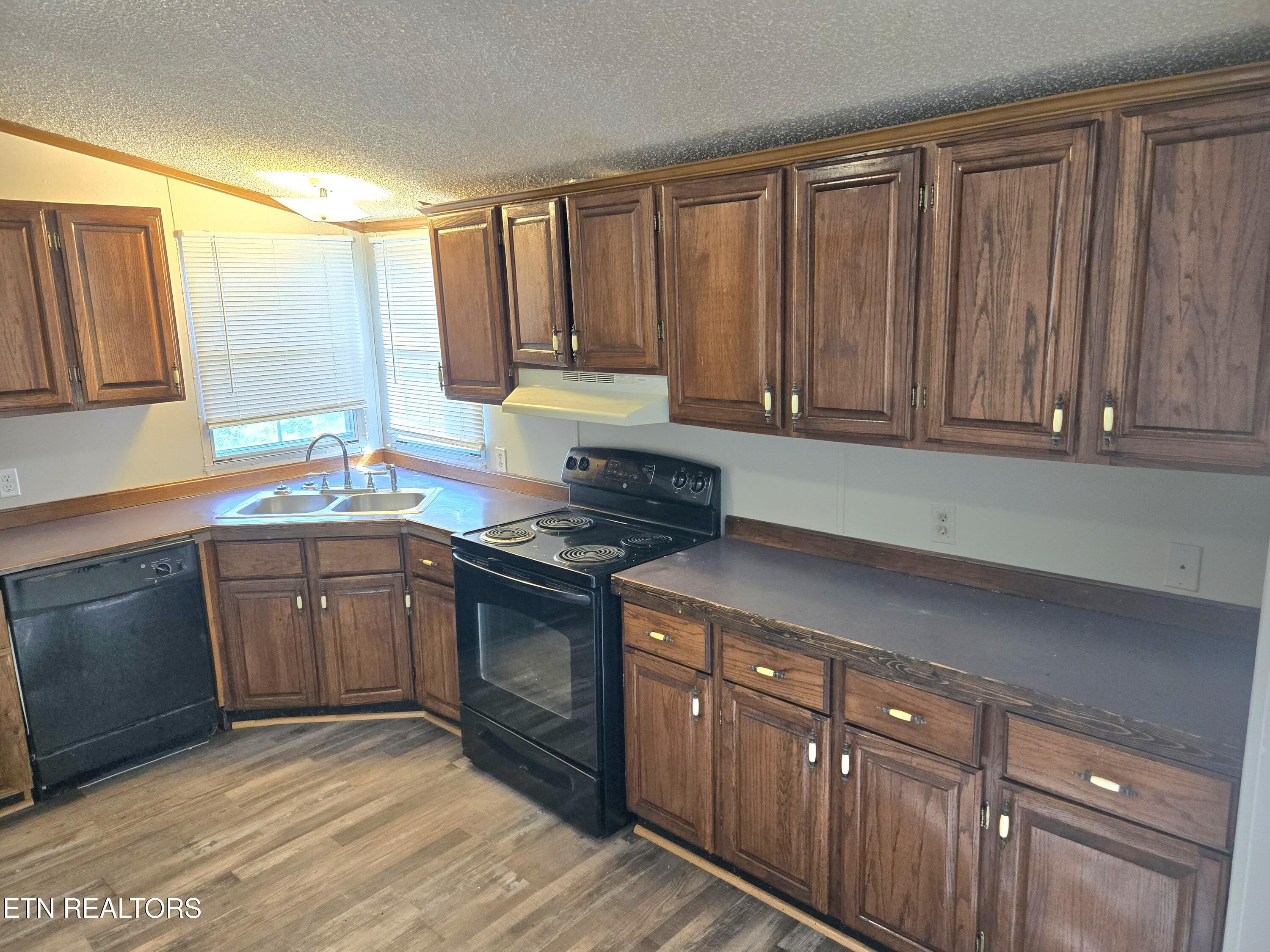 546 Old Stage Road, Unit 47F A 015 00 Dandridge, TN 37725 - Photo 9 of 19 20260627_182515