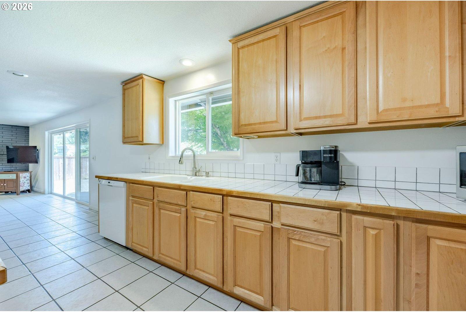 2219 19th Street Springfield, OR 97477 - Photo 10 of 42 Gallery Image 10