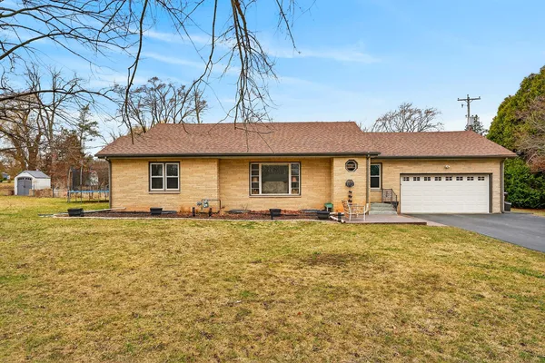 $389,900 | 2315 South Lombardy Lane, New Berlin, WI 53151