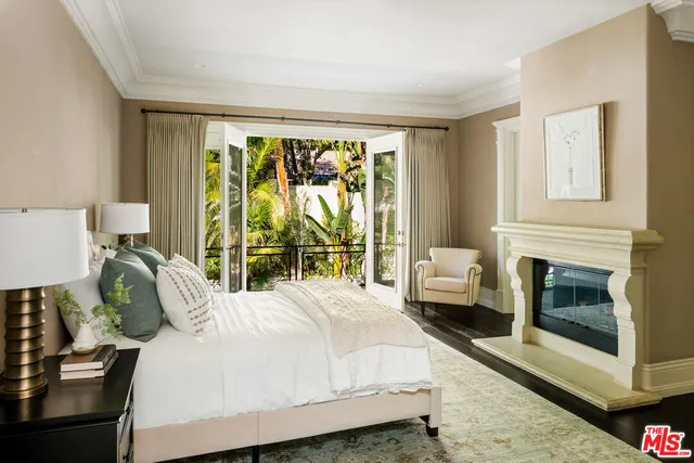 $9,895,000 | 1350 Benedict Canyon Drive, Beverly Hills, CA 90210