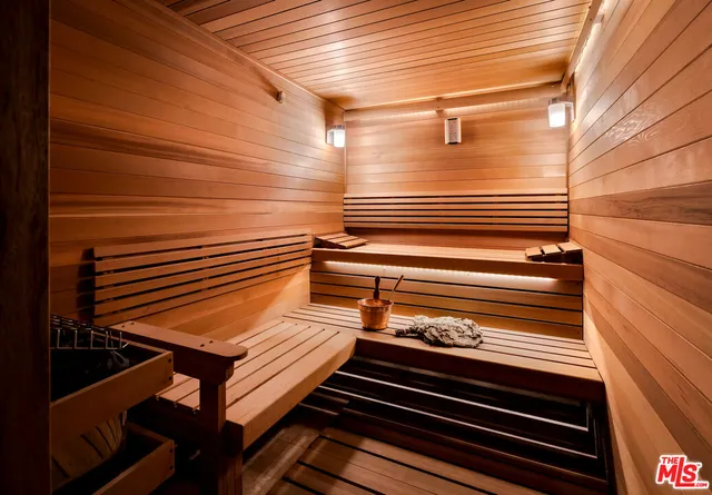 $9,895,000 | 1350 Benedict Canyon Drive, Beverly Hills, CA 90210