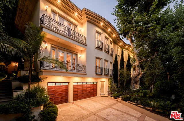 $9,895,000 | 1350 Benedict Canyon Drive, Beverly Hills, CA 90210