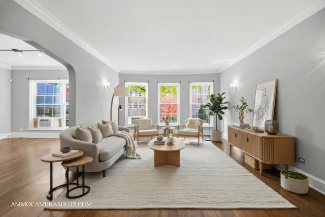 $230,000 | 6807 South Paxton Avenue, Unit 1, Chicago, IL 60649