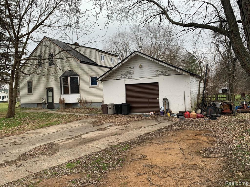 2265 Lavelle Road Flint, MI 48504 - Photo 3 of 8