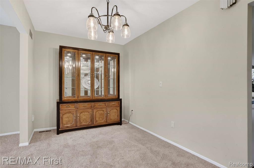 3660 Old Creek Road, Unit 36 Troy, MI 48084 - Photo 12 of 32