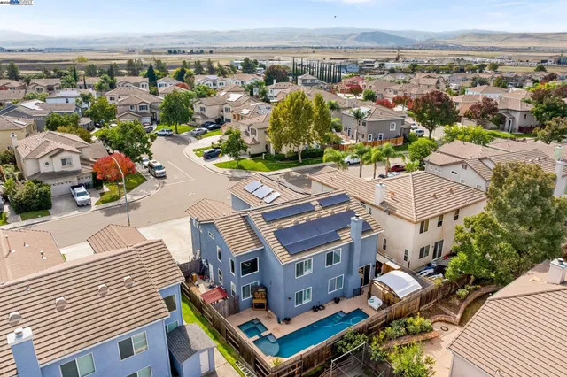 $898,000 | 1531 Riverview Avenue, Tracy, CA 95377