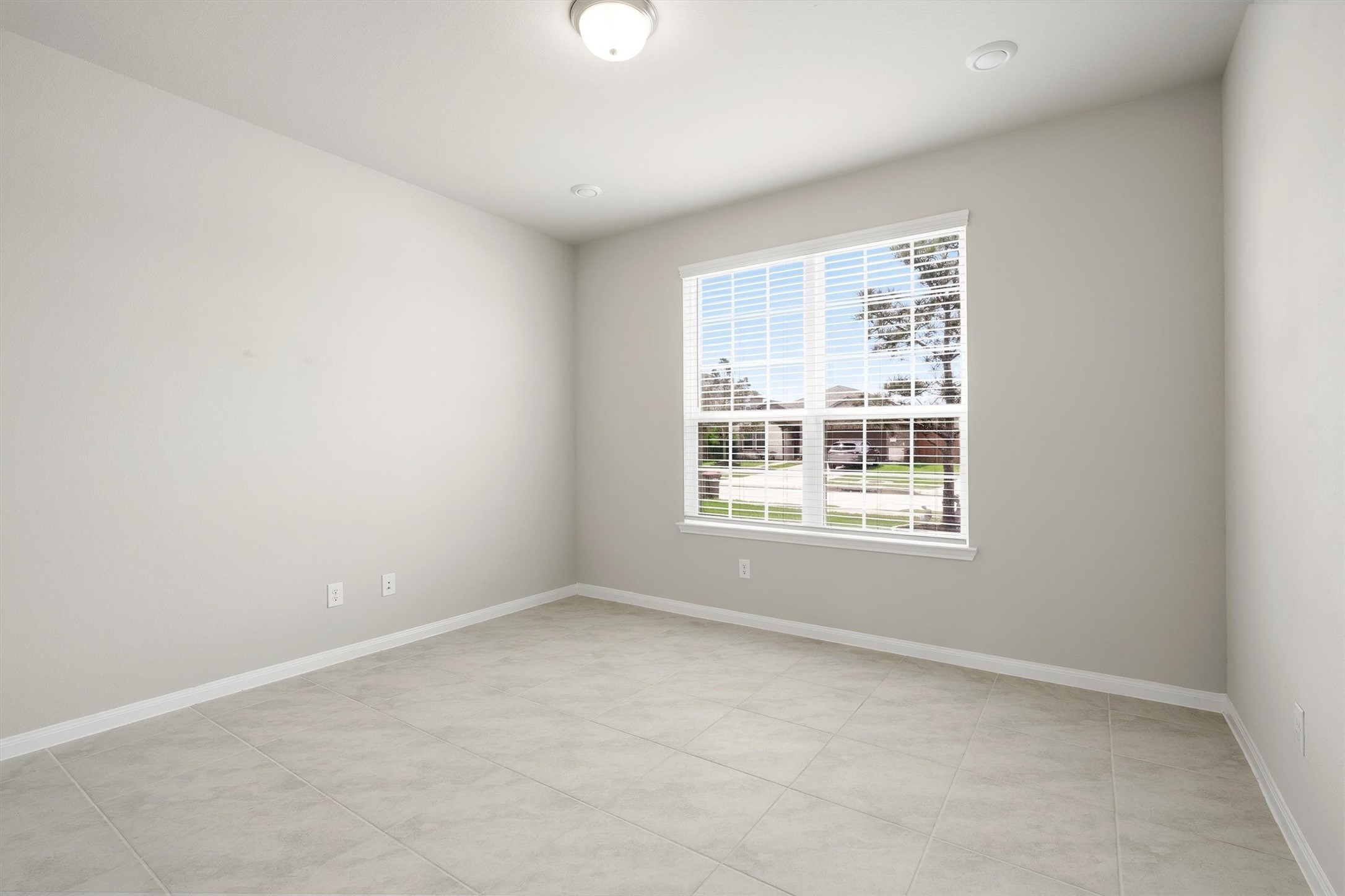 2413 Olancha Drive Rosharon, TX 77583 - Photo 6 of 41 This bright, unfurnished office space offers a blank canvas for your home office.