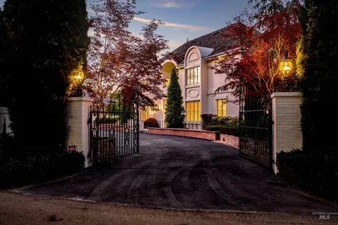 $1,995,000 | 9400 West Pebble Brook Lane, Garden City, ID 83714