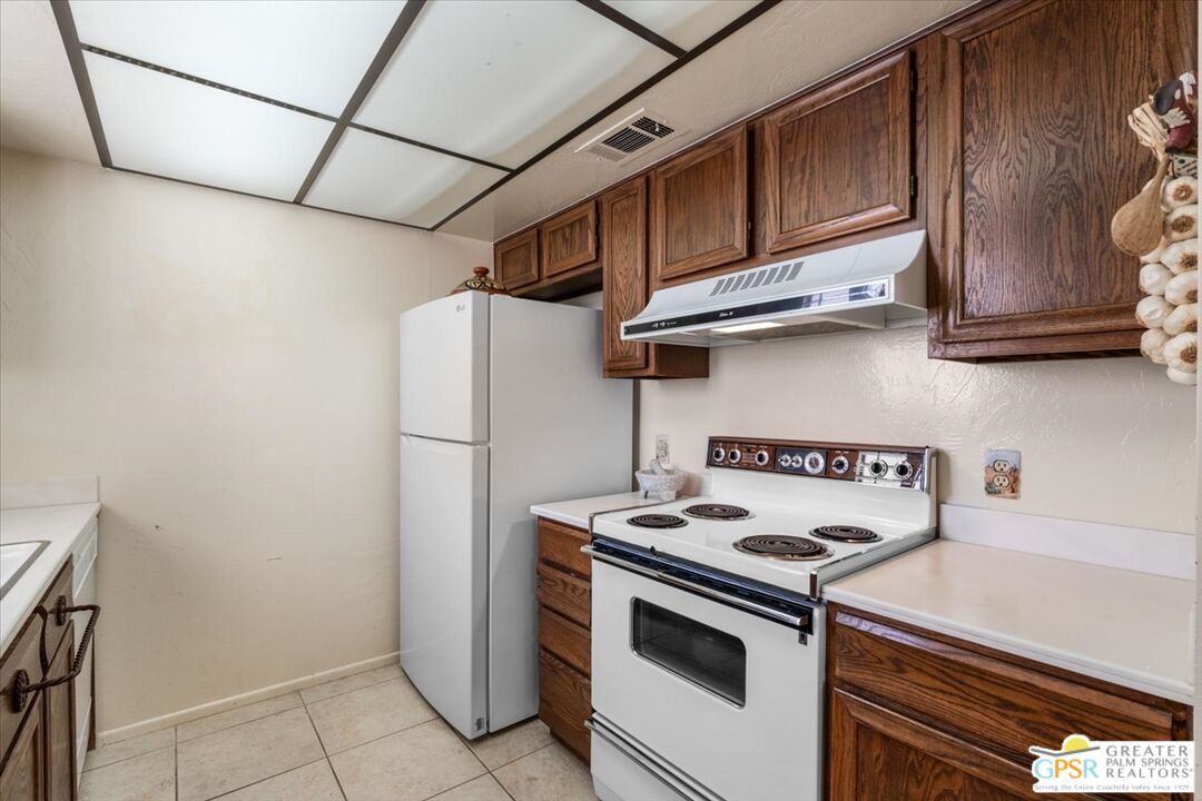 1050 Ramon Road, Unit 15 Palm Springs, CA 92264 - Photo 8 of 33