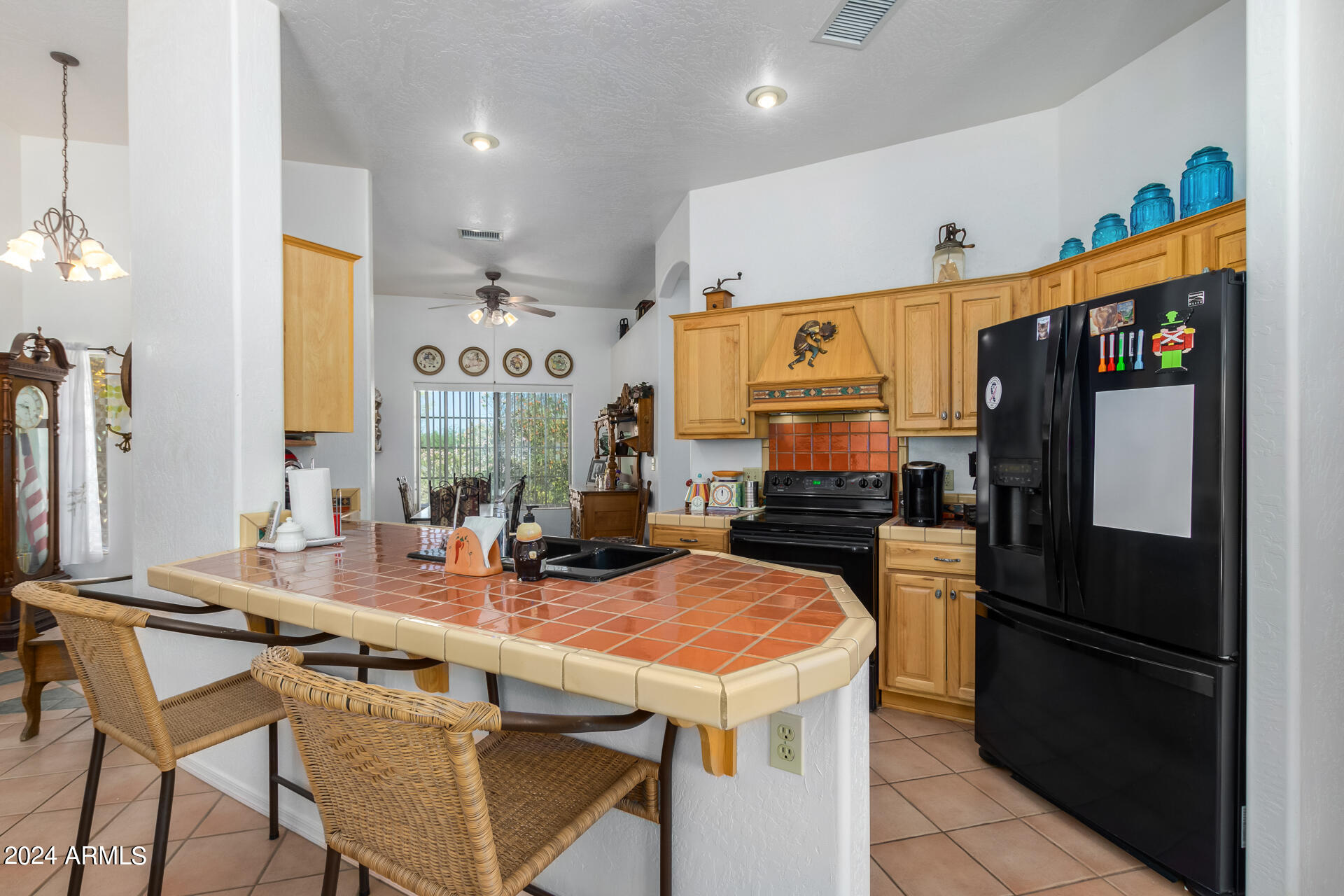 2675 North Al Sieber Road Apache Junction, AZ 85119 - Photo 10 of 40 Nice Breakfast Bar