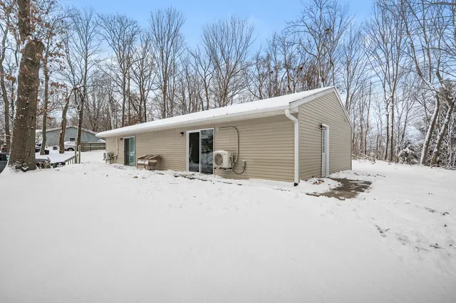 $1,150 | 23794 Kinne Avenue, Mattawan, MI 49071