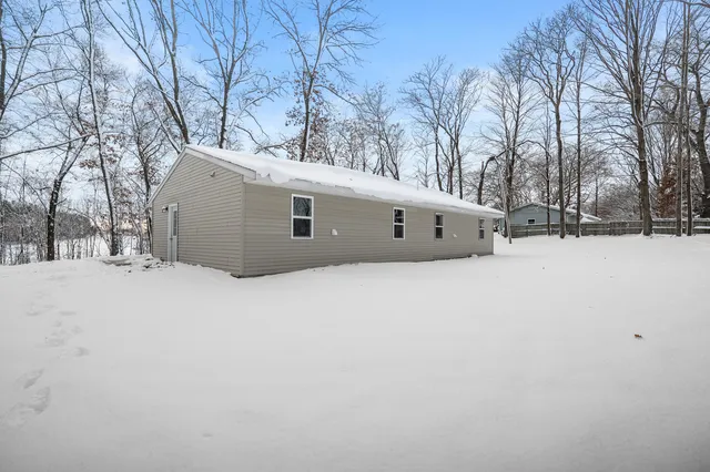$1,150 | 23794 Kinne Avenue, Mattawan, MI 49071