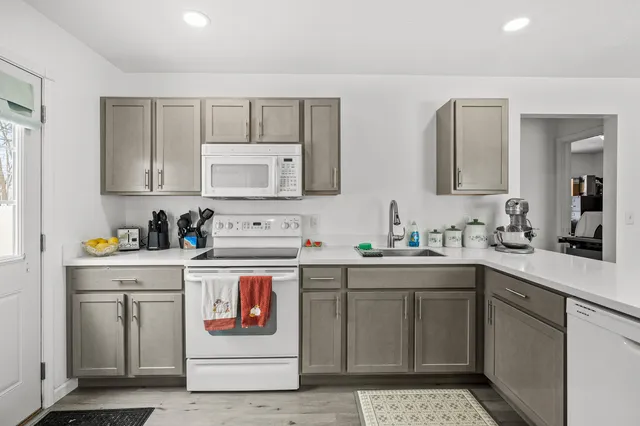 $1,150 | 23794 Kinne Avenue, Mattawan, MI 49071