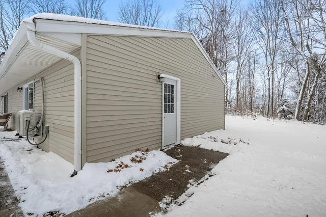 $1,150 | 23794 Kinne Avenue, Mattawan, MI 49071