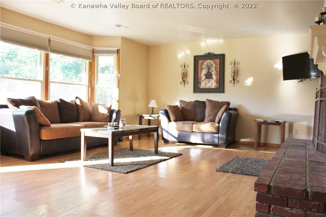 44 Cannery Lane Winfield, WV 25213 - Photo 2 of 26 Gallery Image 2
